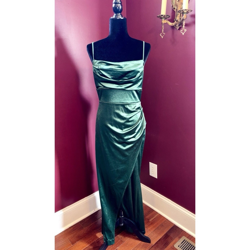 Windsor Satin Formal Gown Prom Homecoming Junior Women Sz M Green Emerald Dress